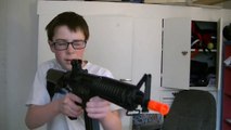 Dumb kid accidently shoots screen with airsoft gun : hilarious FAIL!