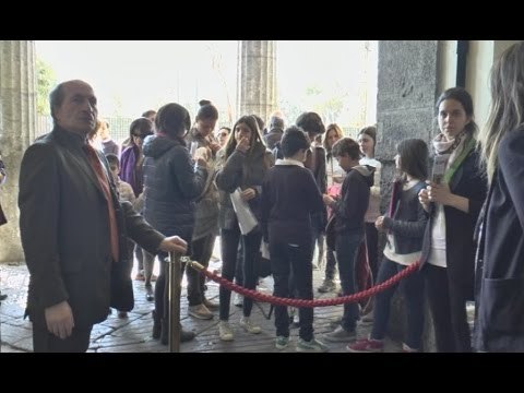 Napoli - Giornate Fai, folla di visitatori a Villa Rosebery (30.03.15)