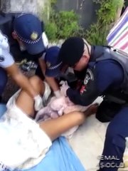 Hamile Kadını Doğurtan Polis Memurları