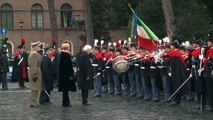 Roma - Il Presidente Mattarella depone una corona sulla Tomba del Milite Ignoto (17.03.15)