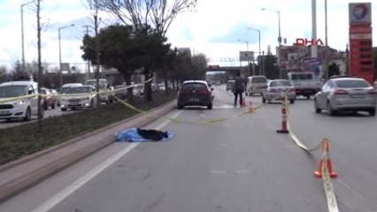 Konya Üst Geçidi Kullanmadı, Otomobilin Altında Kaldı