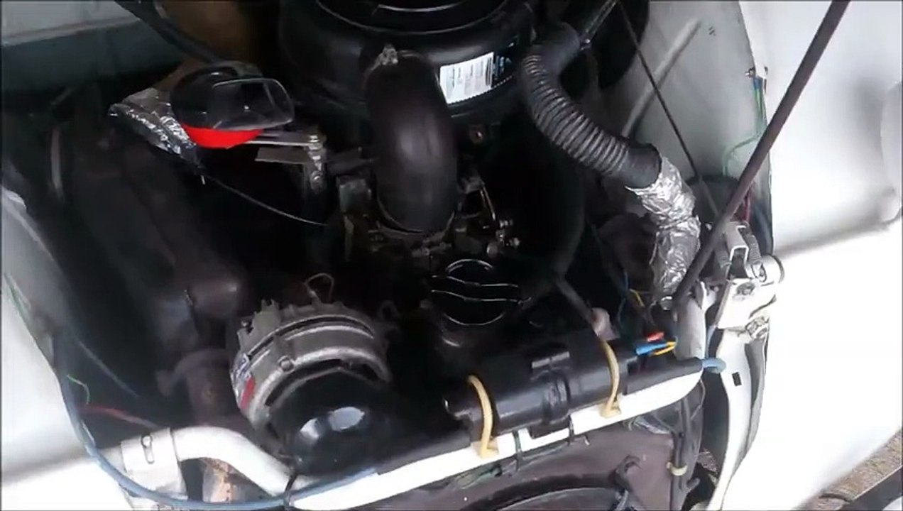 2cv6 France 3 - Claquement moteur