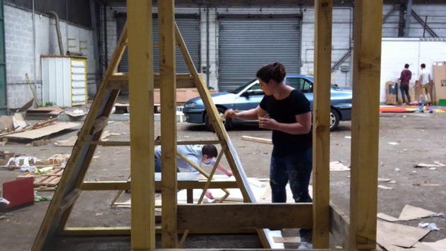 Visite de l'usine de char du carnaval de Caen