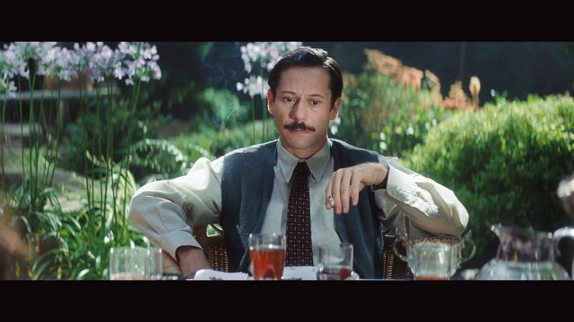 POULET AUX PRUNES - Bande-annonce