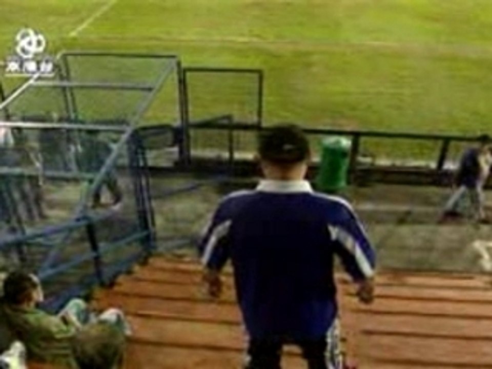Funny Videos - Violent football Fan