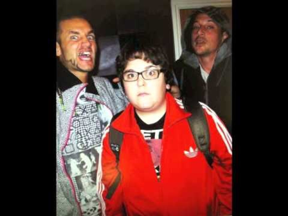BONG HITS - THREE LOCO