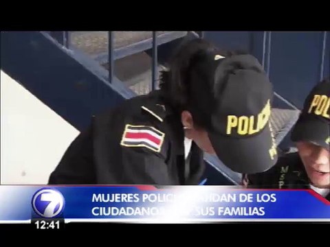 Dos mujeres policía demuestran que los héroes no solo están en los cuentos