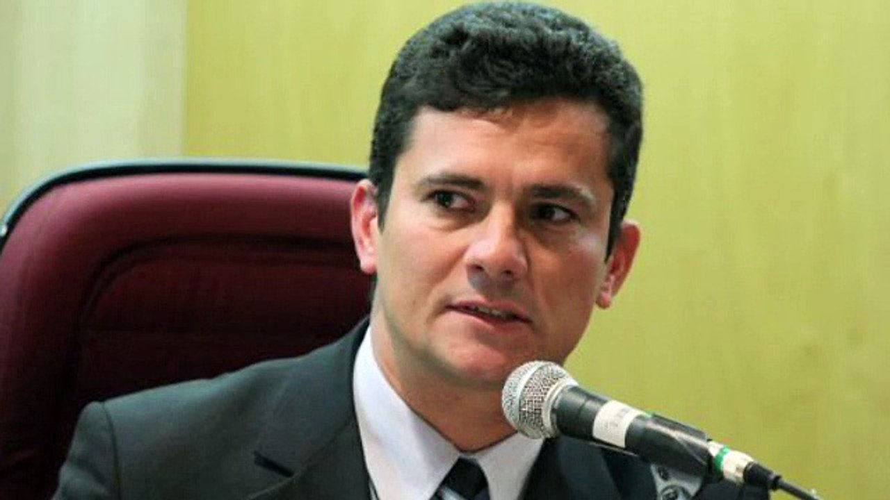 Não há saída fora do Estado de direito