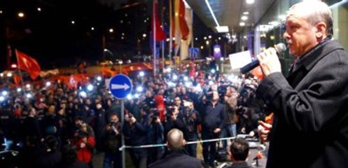 Cumhurbaşkanı Erdoğan, Gece Yarısı Miting Yaptı