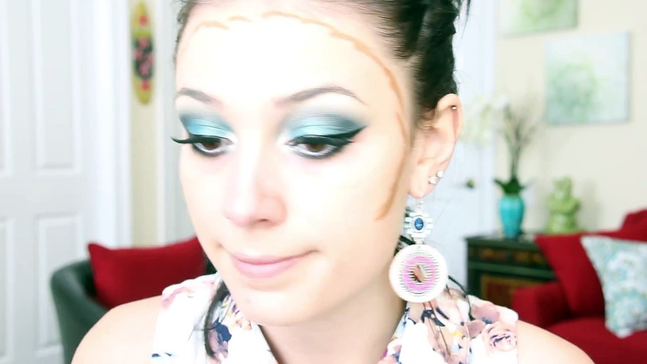 Spring Makeup Look - Aqua Blue Eyes and Pink Lips