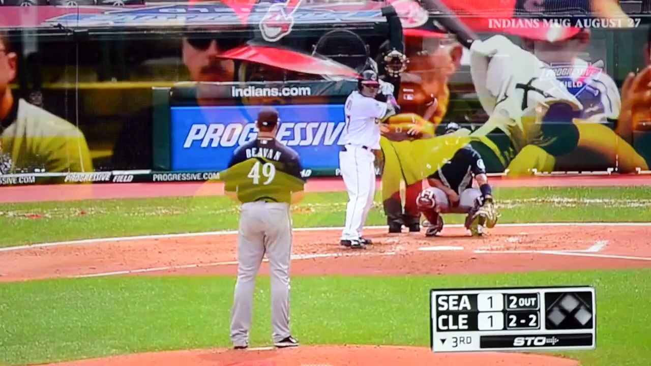 Earthquake hits third inning of Cleveland Indians game 8-23-2011