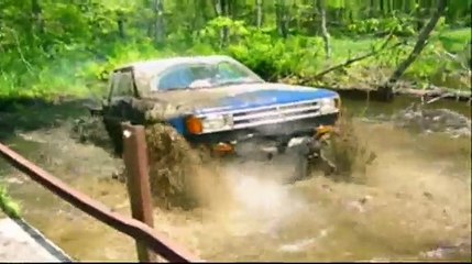 Toyota 4 Wheeling and Mud Running Video
