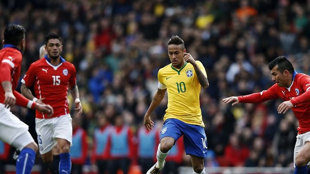 Neymar: To nie piłka nożna, to sporty walki