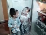 Bebeklerin yoğurt savaşı =)