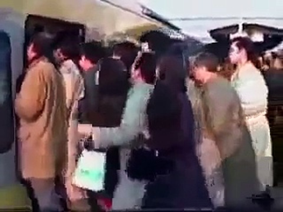 Çin'de trene binmek ya da binmemek! _)