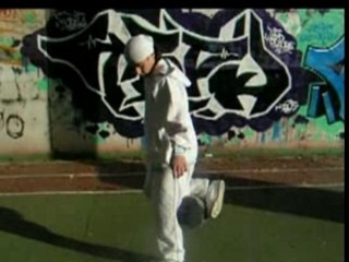 ANDREAS STREET FOOT POUR ADAMAGISS