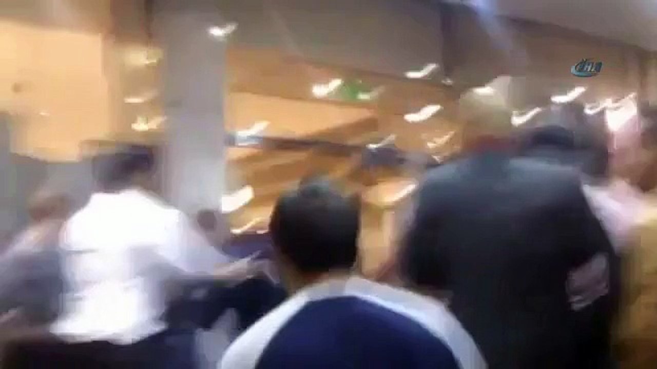 Sokak ortasında feci dayak !