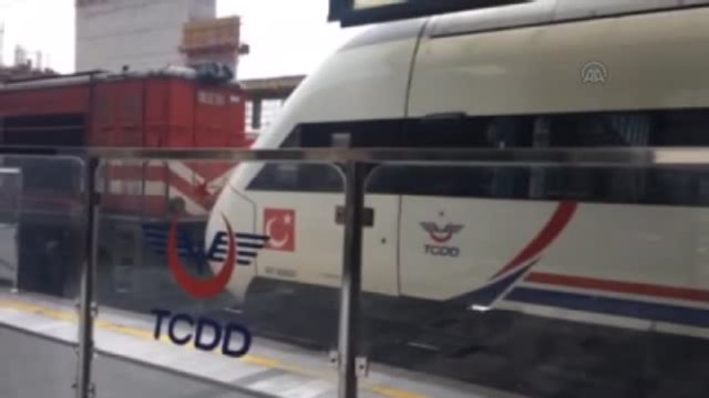 Elektrik Kesilince Yht'yi Lokomotif Çekti