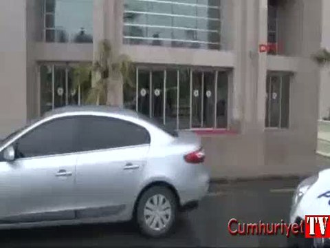 İstanbul Adliye Sarayın'da savcı rehin alındı! Polisler geldi