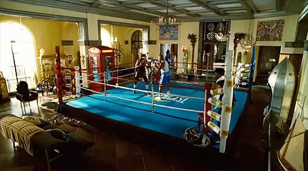 ARTHUR, UN AMOUR DE MILLIARDAIRE - Bande-annonce