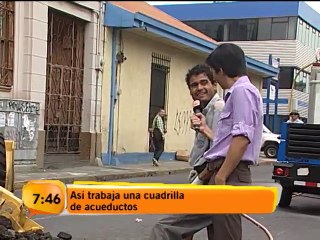 Así trabaja una cuadrilla de Acueductos y Alcantarillados