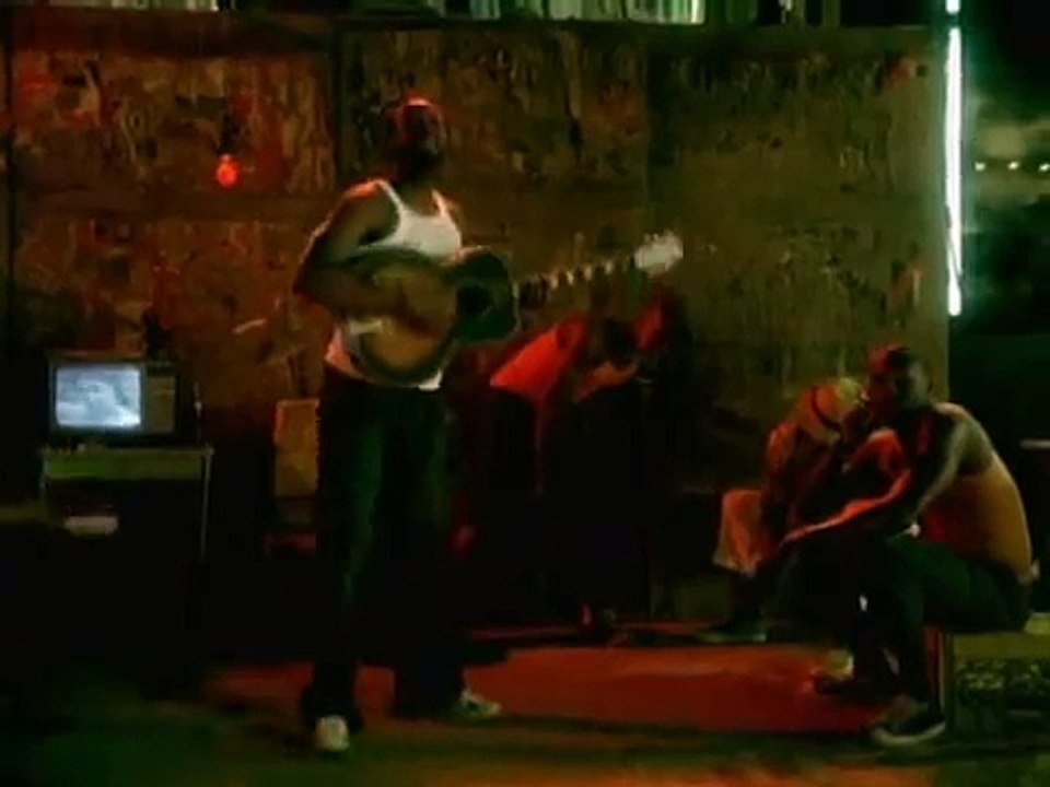 Shakira - Hips Don't Lie ft. Wyclef Jea