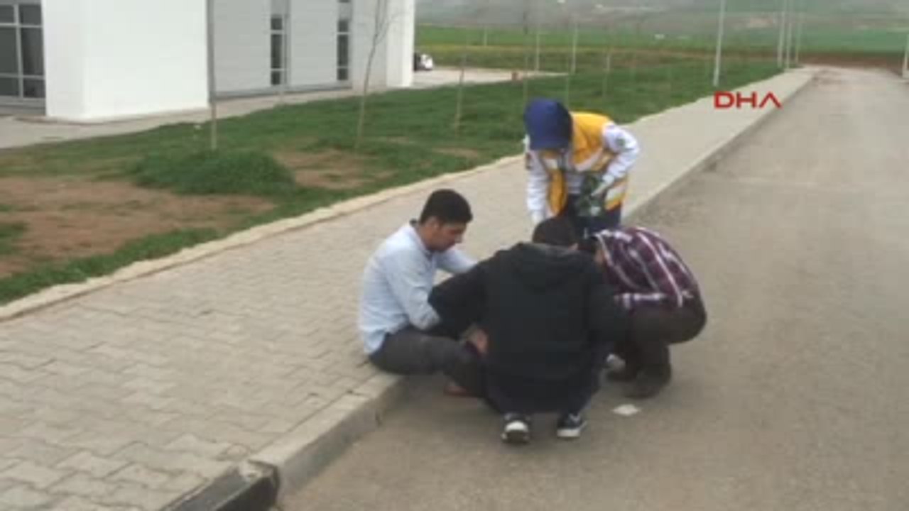 Siirt Üniversitesi'nde Hüda Par ile Hdp Yanlısı Öğrenciler Arasında Kavga: 4 Yaralı