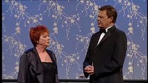 Ved lægen (forvekslings scene) - Lisbeth Dahl og Ulf Pilgaard