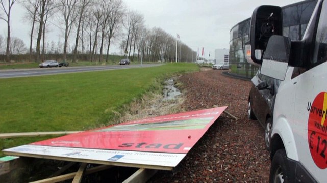 Beelden van stormschades in Groningen - RTV Noord