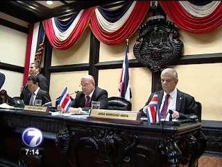 Diputados analizan presupuesto para el 2015 este sábado