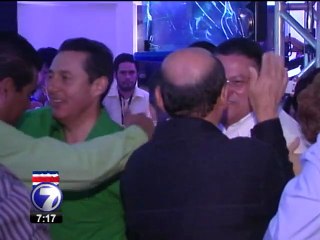 Luis Fishman anuncia su apoyo al candidato presidencial Johnny Araya