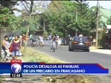 Autoridades desalojan 55 familias que invadieron terreno en Puntarenas