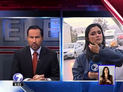 Tres derrumbes mantienen cerrado paso por ruta hacia Limón