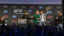 McGregor rouba cinturão de José Aldo e campeão vai pra cima