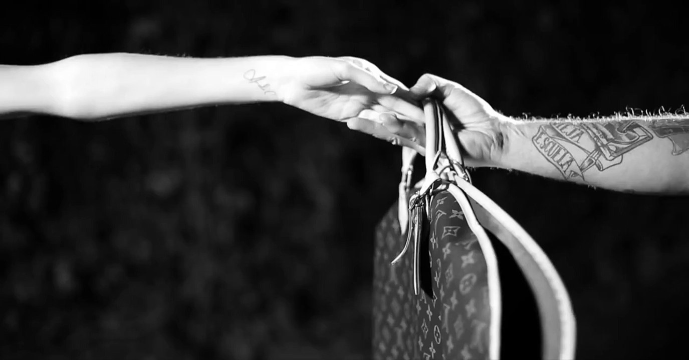 Andrés Calamaro - Cuando no estás (Videoclip oficial)