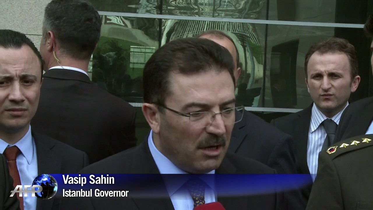 Armed leftists take Istanbul prosecutor hostage