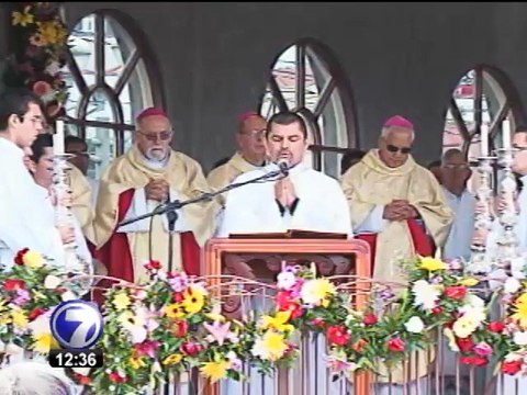 Cientos de creyentes en la Virgen de los Ángeles participaron en la misa