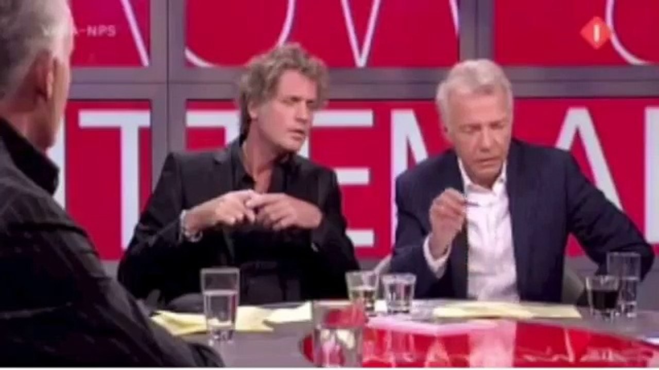 Freek de Jonge sloopt Peter R. de Vries .