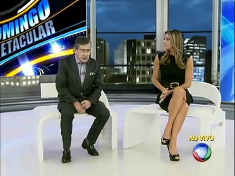 Namorado Coloca Câmera Escondida e Não Acredita No Que A Namorada Faz