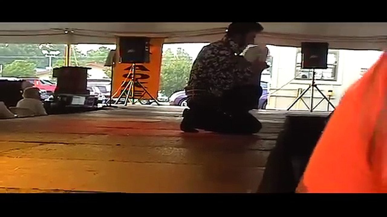 Anthony Hopkins  Trouble Here I Come  at Elvis Week 2006 (video)