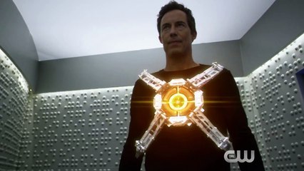 The Flash - The Future Revealed (S1Ep18/crossover Promo)