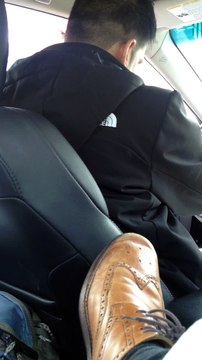 Un policier raciste et violent s'en prend à un chauffeur Uber à New York