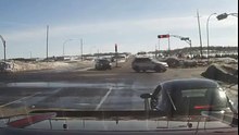 Un automobiliste veut faire le malin au volant d'une Porsche (Canada)