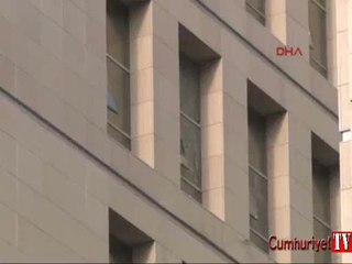 Savcının odasında çatışmanın izleri