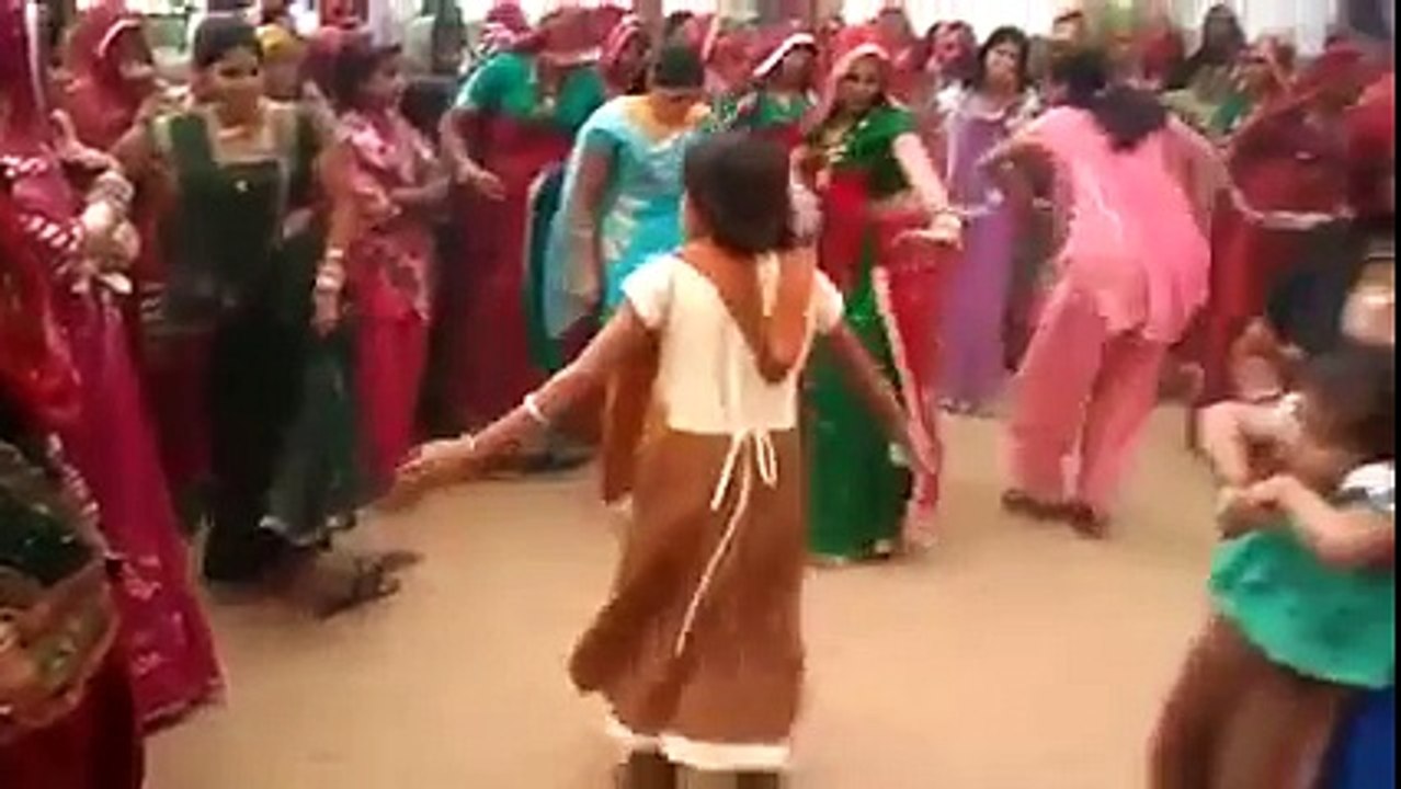 DESI SHADI DANCE - HOT GIRL SHAMEFUL DANCE -FULL HD