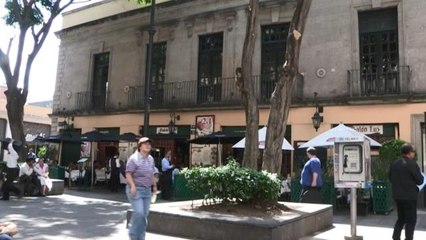 James Bond costó millones a los pequeños comercios de México