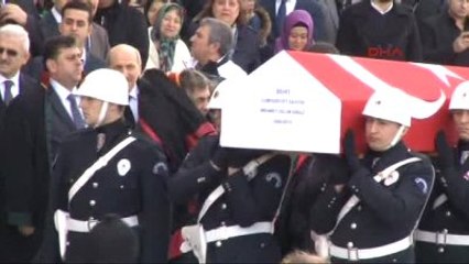 Savcı Kiraz'ın Cenazesi Adliyeden Uğurlandı