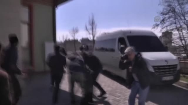 Adli Tıp Kurumu Önünde Gözaltı