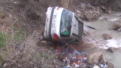 Otomobil Çoruh Nehri'ne Düştü: 1 Yaralı