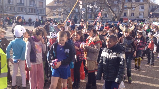 Les écoles font leur carnaval